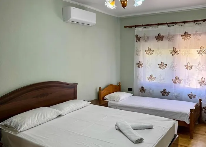 Bicuni Brothers Guesthouse-family *